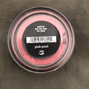 New bareMinerals Blush in Pink Petal